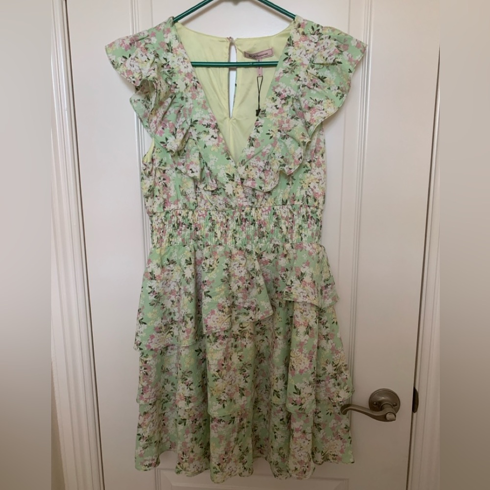 NWT BCBGeneration Floral Ruffle Mini Dress – Size M – Spring Green